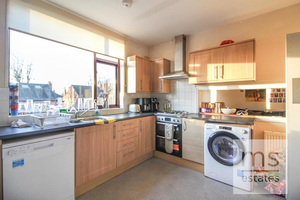 Main image of property: GAS & ELECTRICITY INCLUDED £129pppw Harlaxton Drive, Lenton, Nottingham