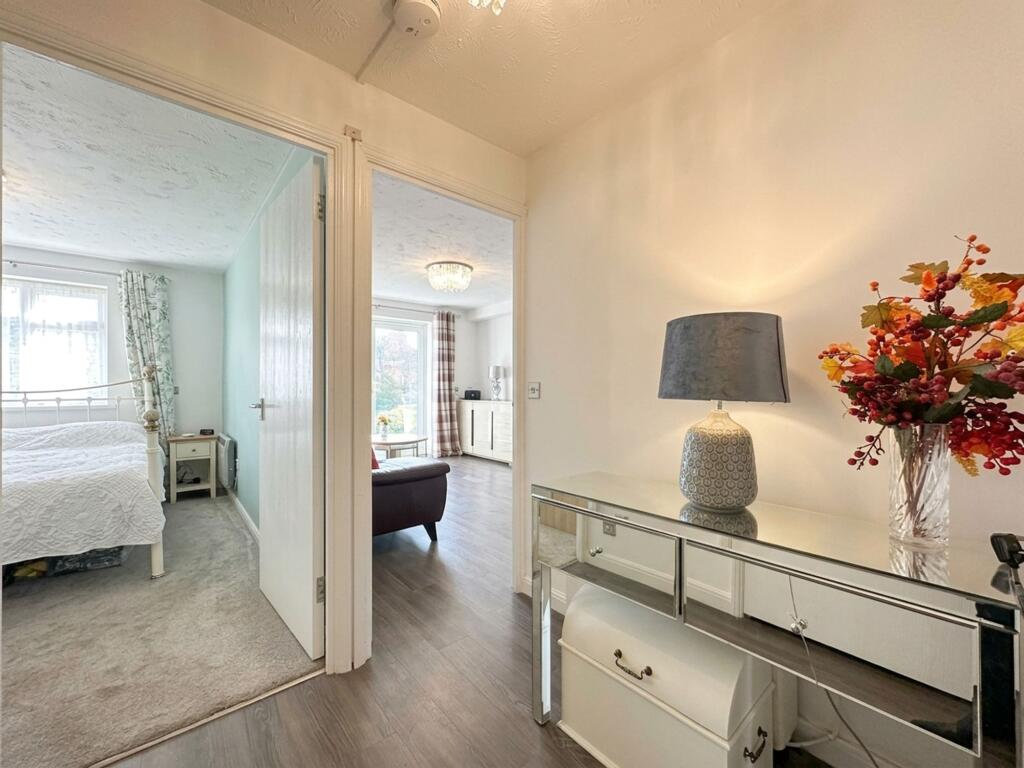 Apartment in Chelmsford - View 5