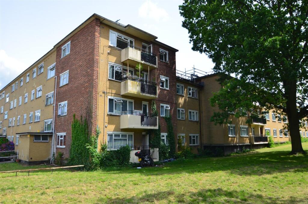 Main image of property: Tanys Dell, Harlow