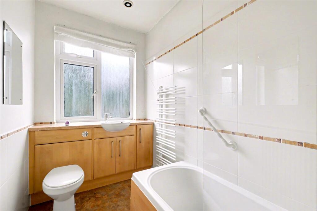 House in Nottingham, Beeston - View 3