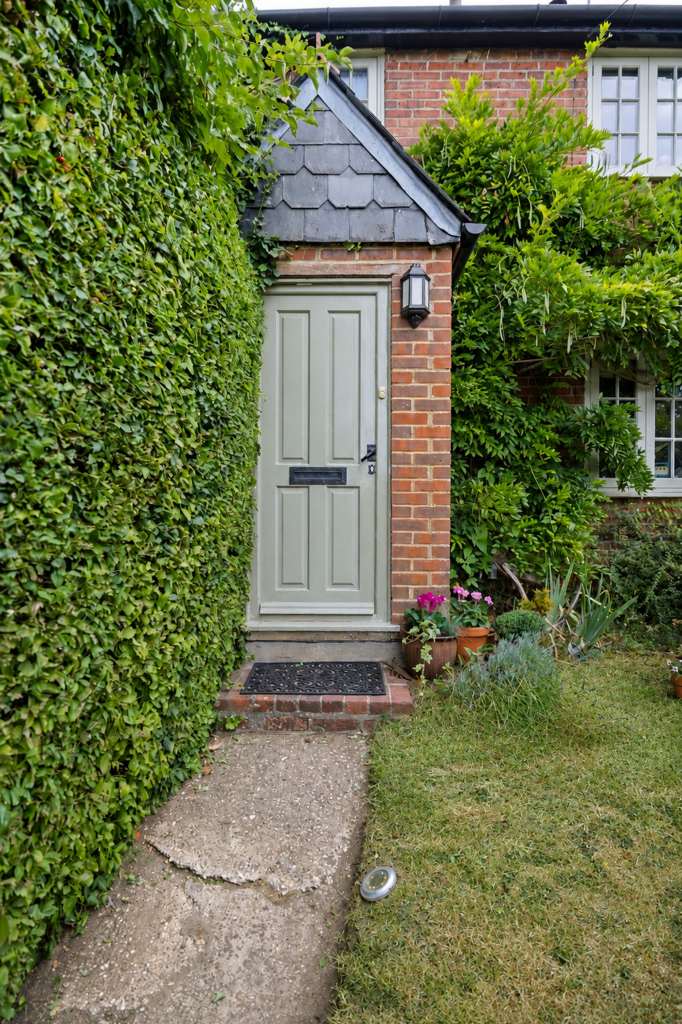 House in Guildford - View 2