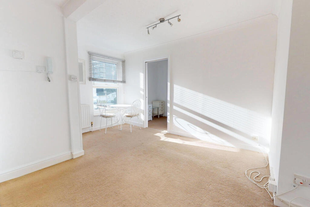 Wellesley Villas, Ashford, Kent, TN24 photo 2