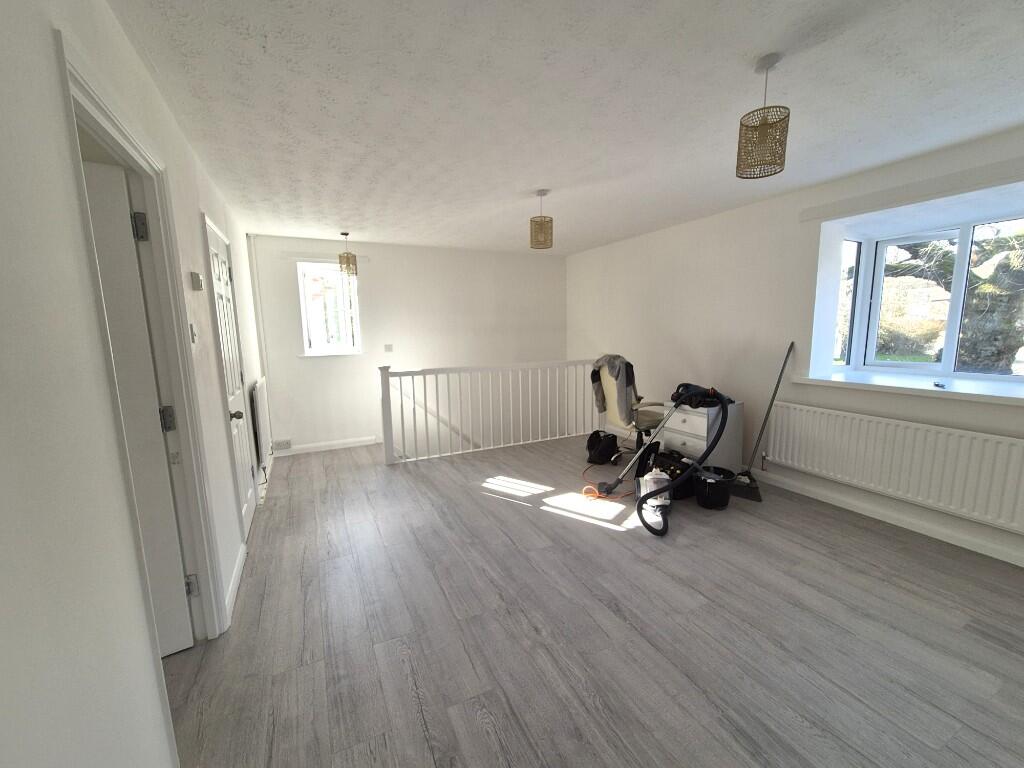 Additional image 3 of Five Oaks, Sandifield, Hatfield, Hertfordshire, AL10