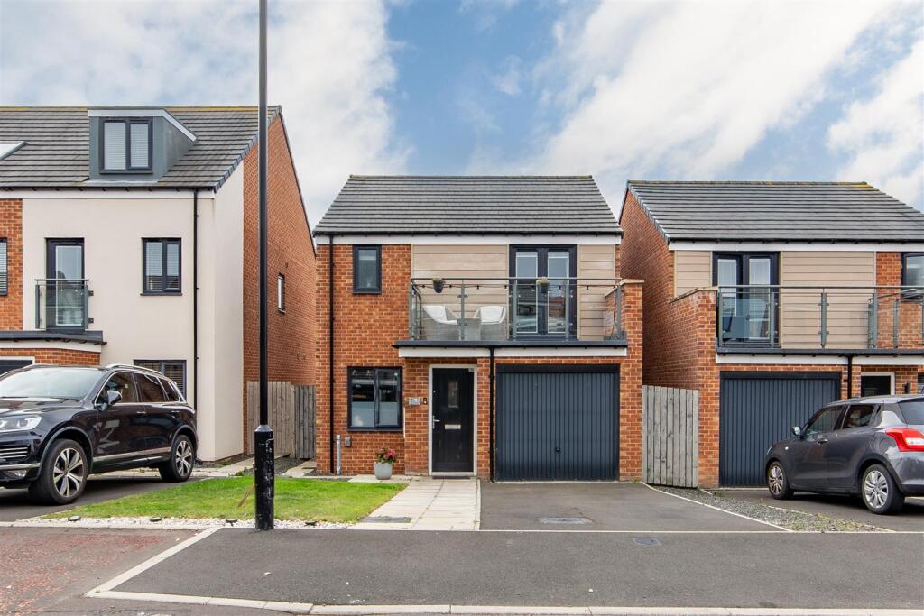 3-bed detached on Bowman Drive, Wallsend, NE28, £250,000