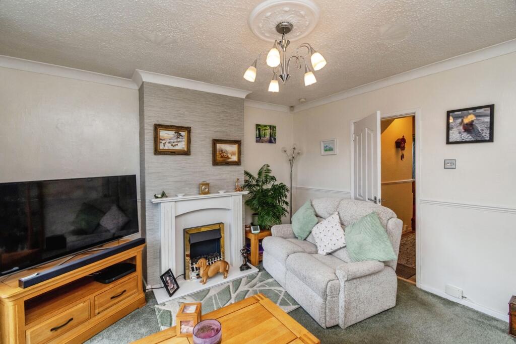 House in Walsall, West Midlands - More