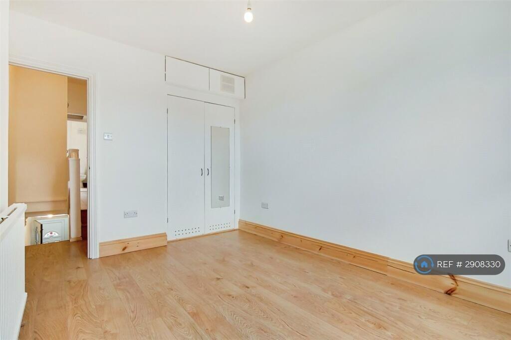 1 bedroom house share for rent