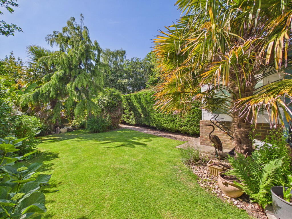 House in Worthing, West Sussex - View 2