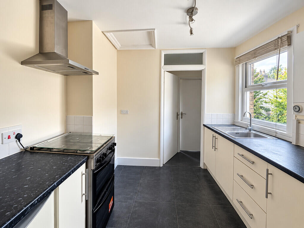 Apartment in Croydon, Addiscombe - View 5