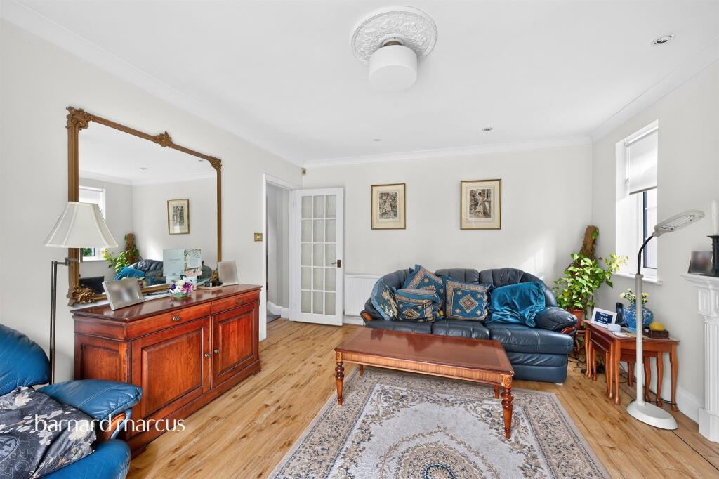 House in Croydon - More