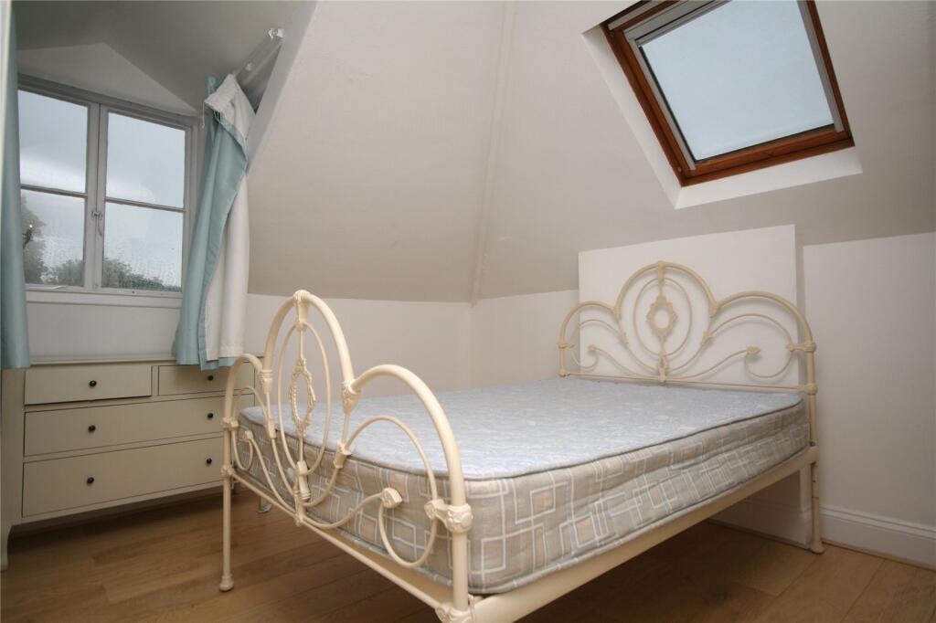 Apartment in Gloucester - View 5