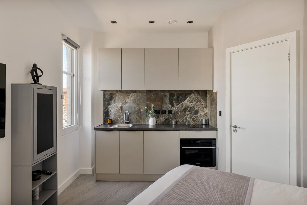 Main image of property: Flat 45, 35 Lowlands Road, Harrow, HA1 3WP