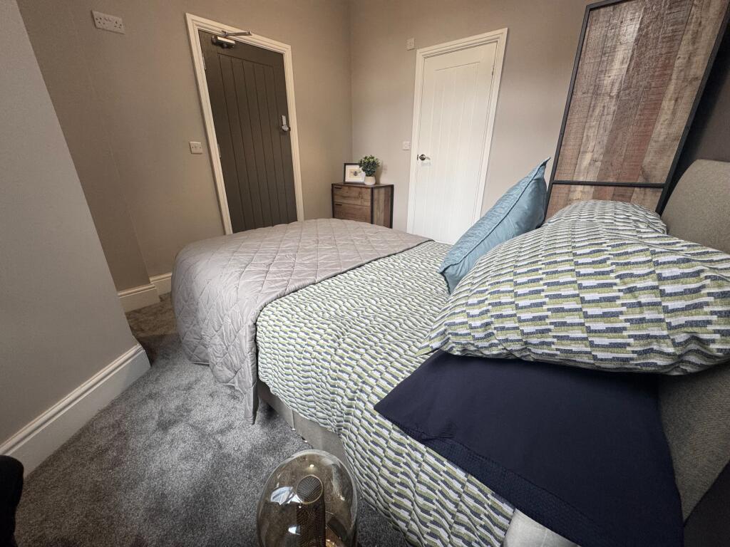 Main image of property: 17 Queens Avenue, Tunstall, ST6
