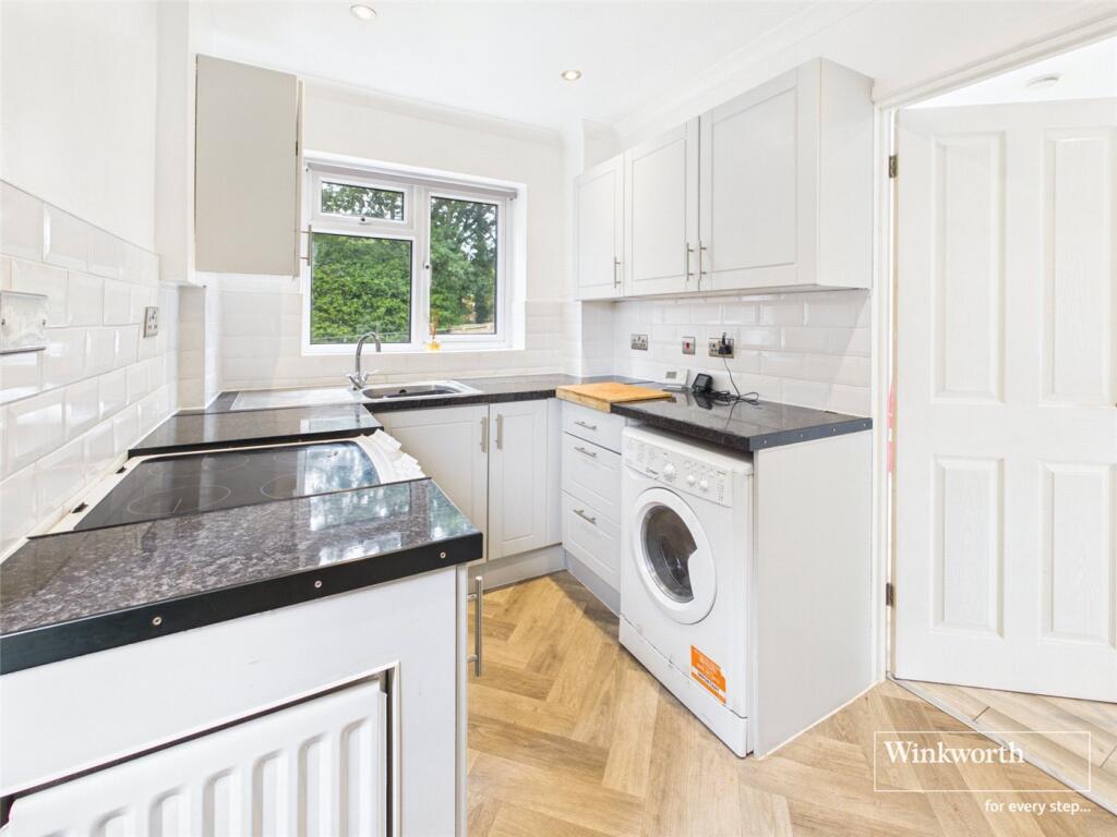 Kempton Close, Newbury, United Kingdom, RG14 photo 4