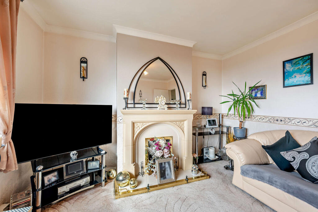 Whitecrest, Great Barr, Birmingham, Sandwell photo 4