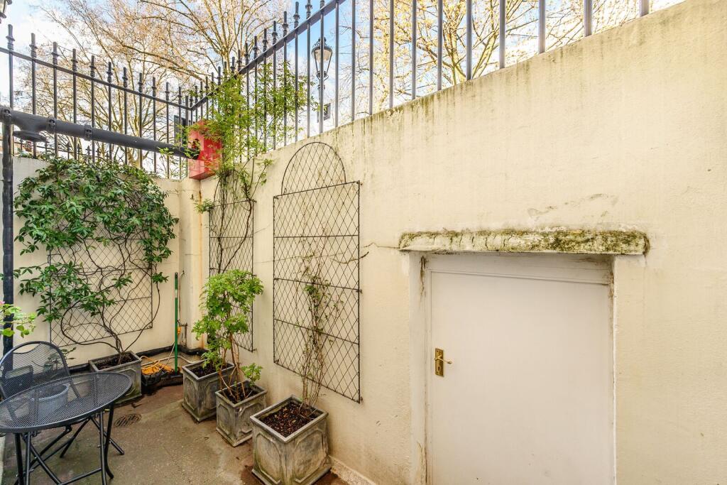 2 bedroom maisonette for rent