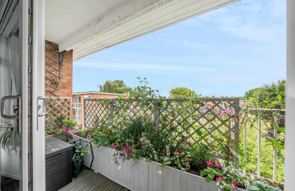 Apartment in Taunton - View 4