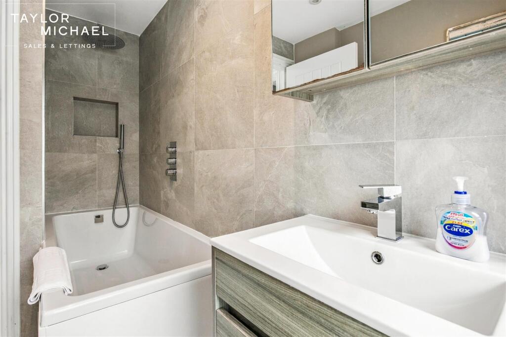4 bedroom terraced house for rent
