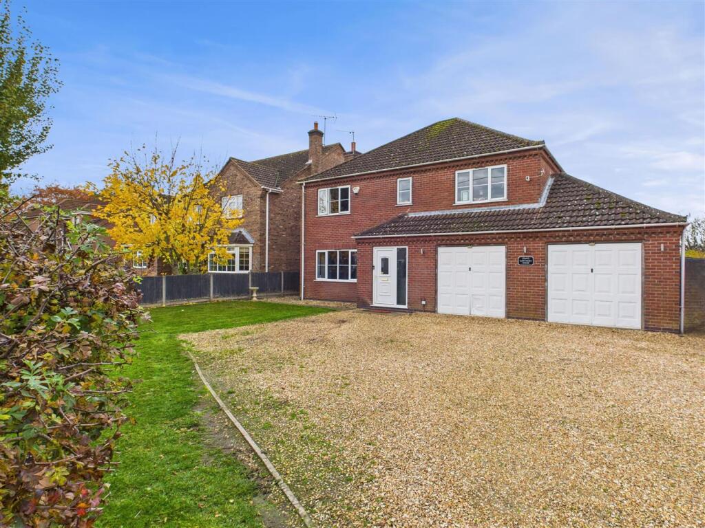 4-bed detached on Hawthorne House, Chapel Lane, Tattershall Thorpe, £459,950