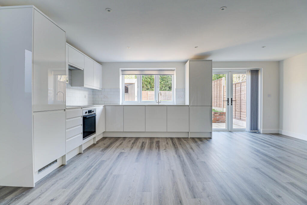 Additional image 2 of Grove Road, Harpenden, AL5