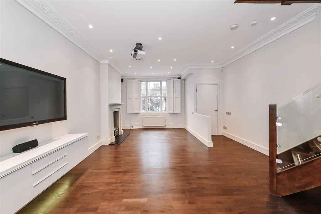 Main image of property: Holland Street, Kensington, W8