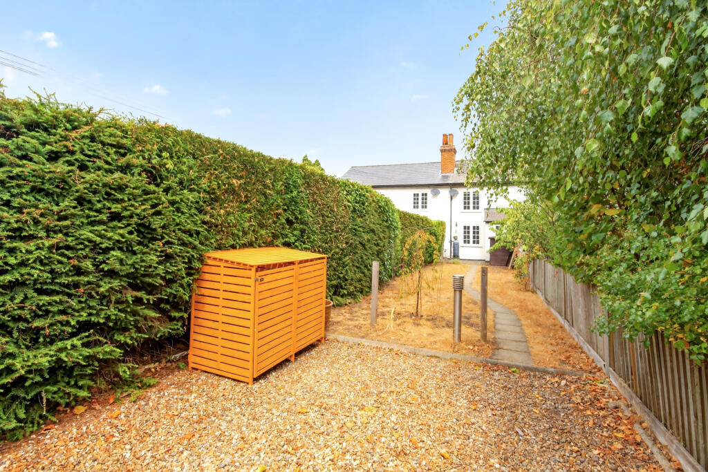 Grove Cottages, Nine Mile Ride, Wokingham, RG40