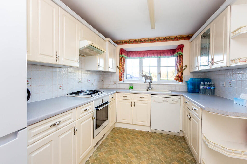 Clover Drive, Rushden photo 2