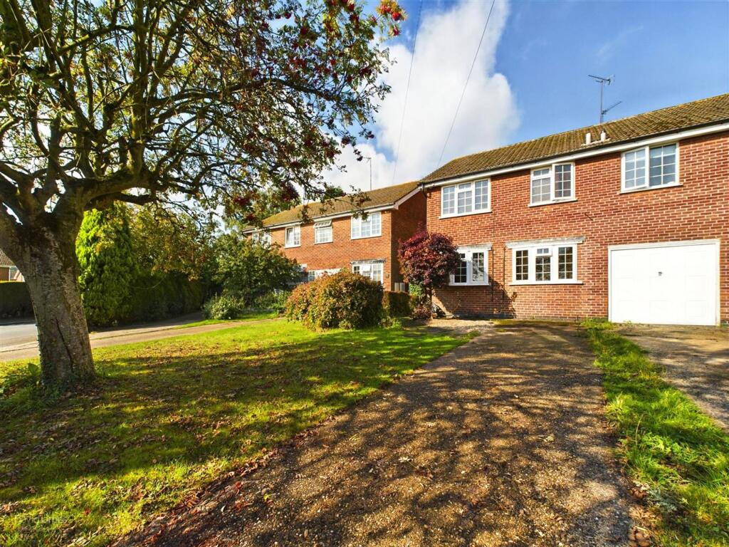 Main image of property: Longue Drive, Calverton, Nottingham
