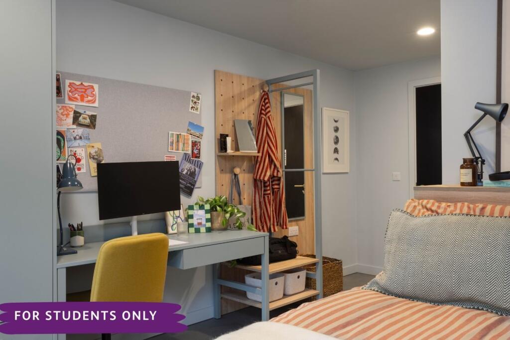 Main image of property: Central Road,
Leeds, LS1