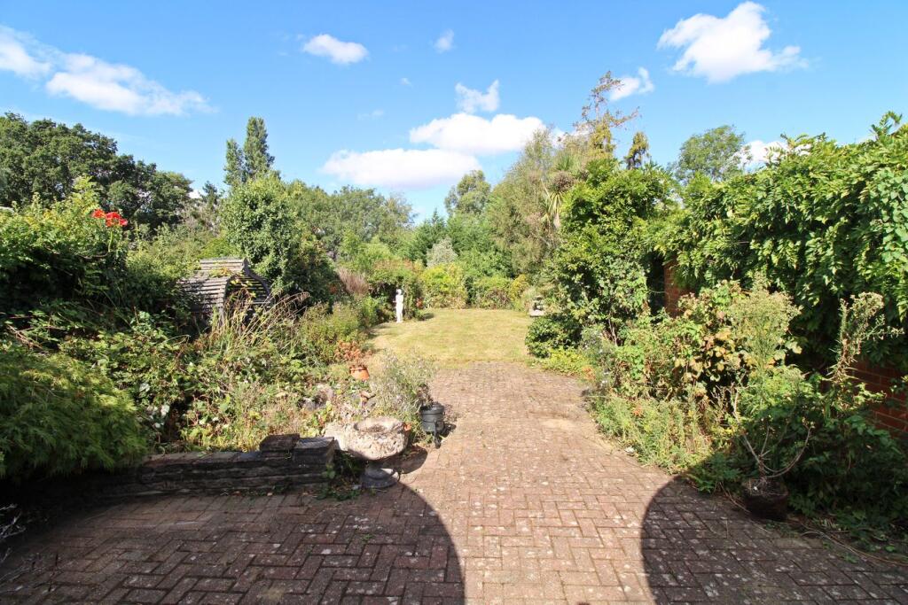 House in Bromley - View 3