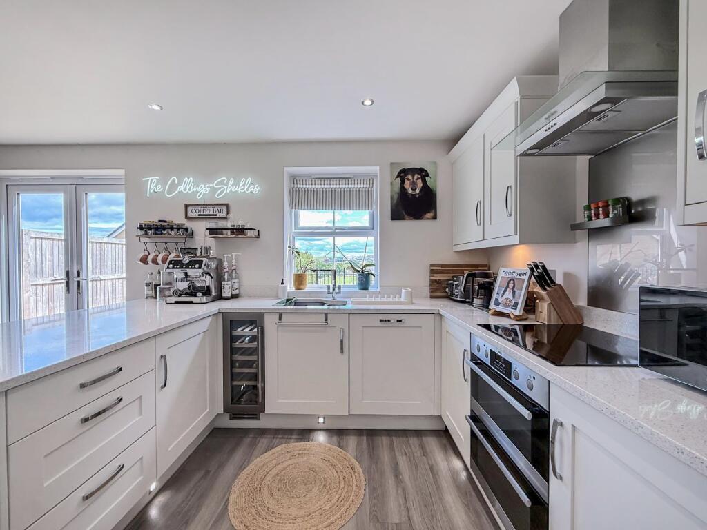 House in High Peak, Harpur Hill - View 5