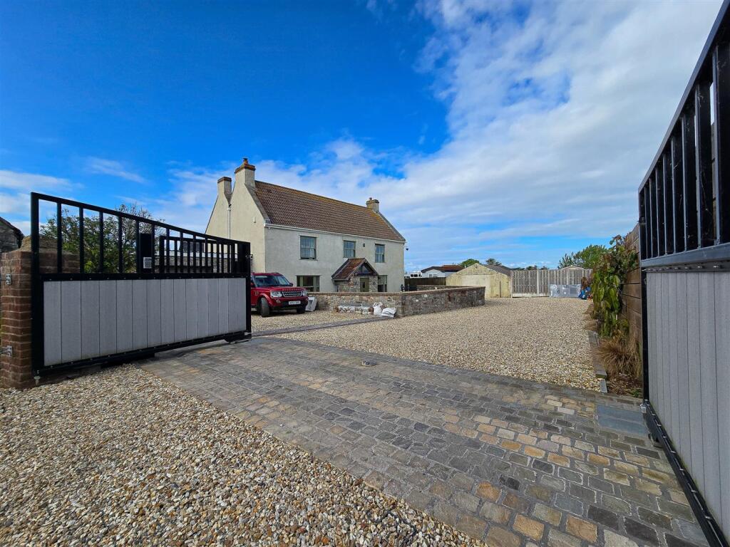 Main image of property: Sand Farm Lane, Kewstoke