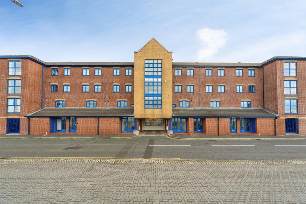 1-bed flat on Coburg Wharf, LIVERPOOL, Merseyside, L3, £220,000