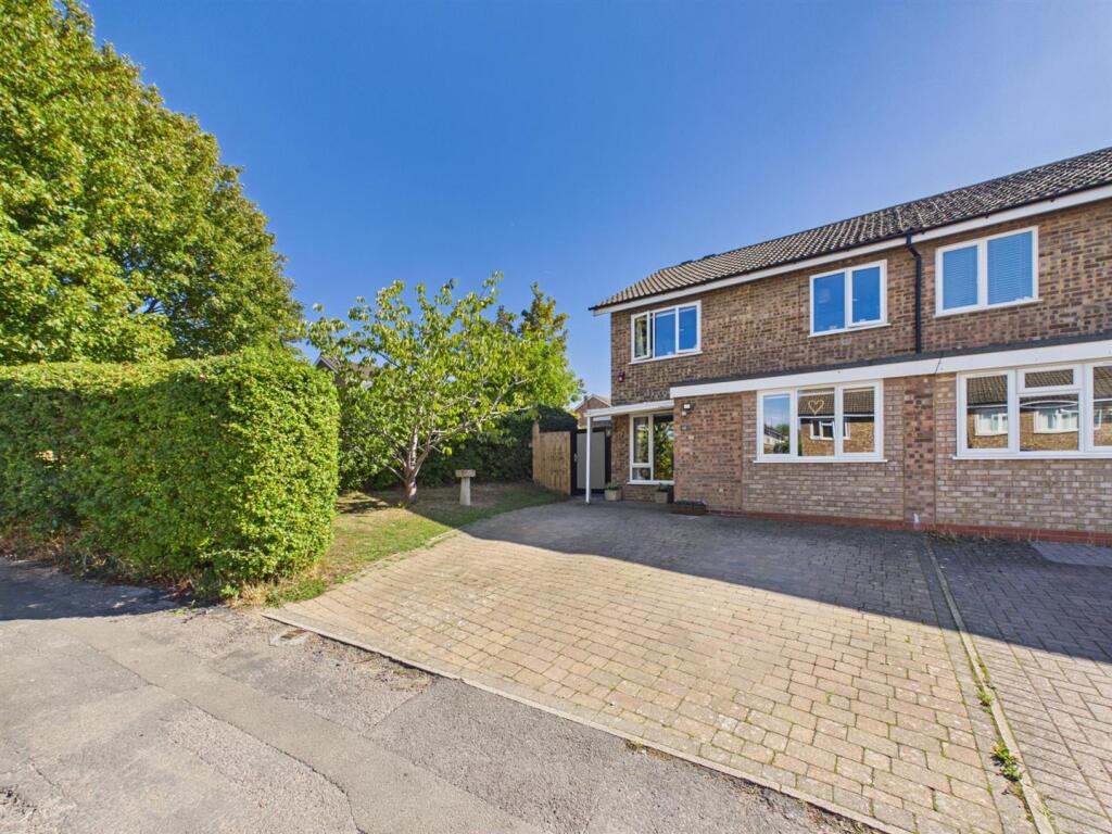 Main image of property: Hillary Close, Stoke Grange, Aylesbury