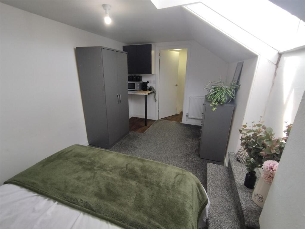 House in Nottingham - View 2