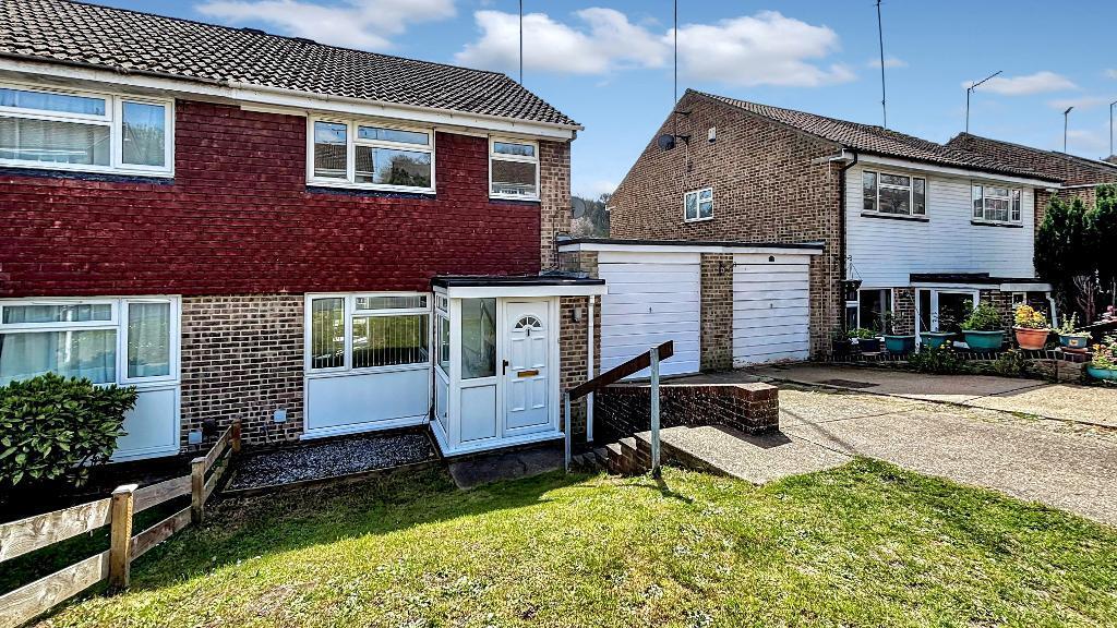 Main image of property: Lapwing Close, South Croydon, CR2 8TD