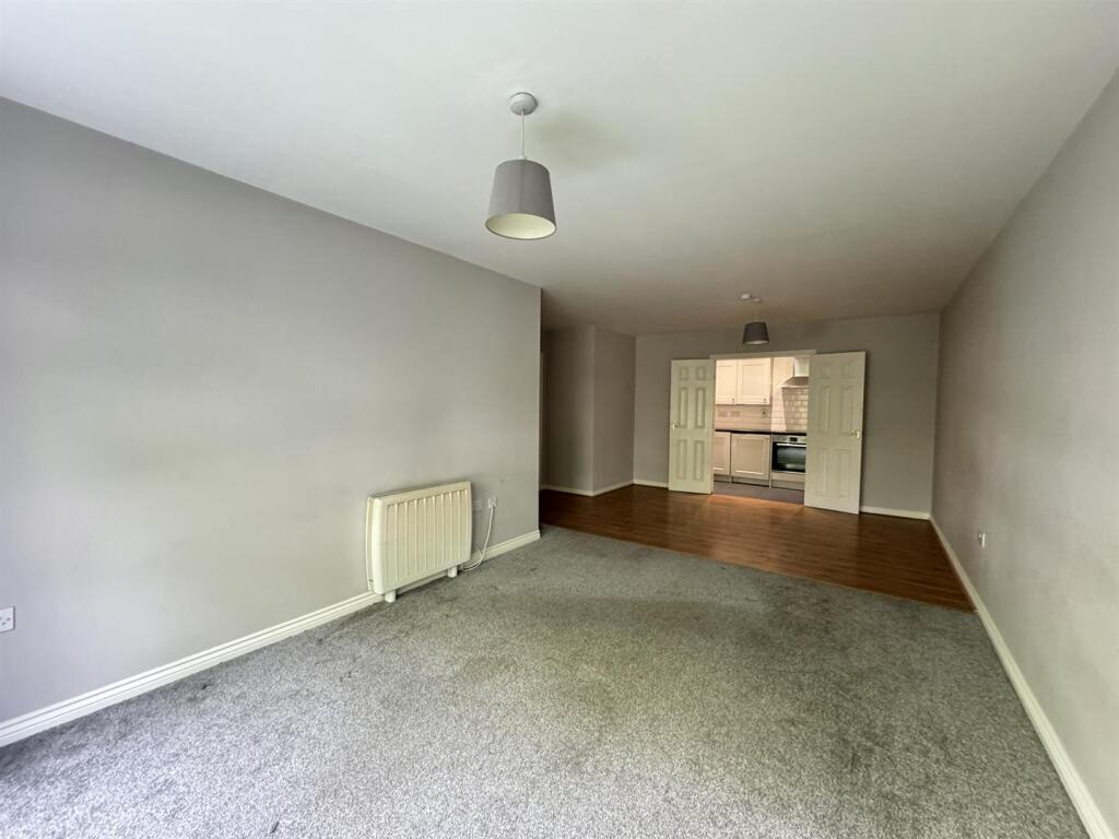 Regents Court, Upper Chorlton Road, Whalley Range photo 3
