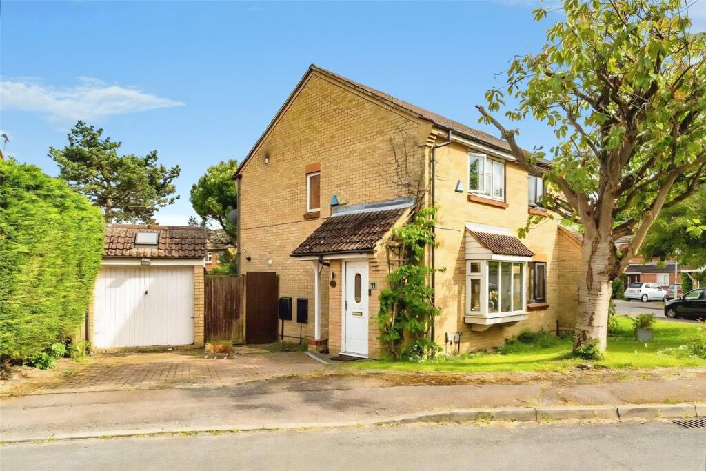 Main image of property: Pinewood Close, Borehamwood, Hertfordshire, WD6