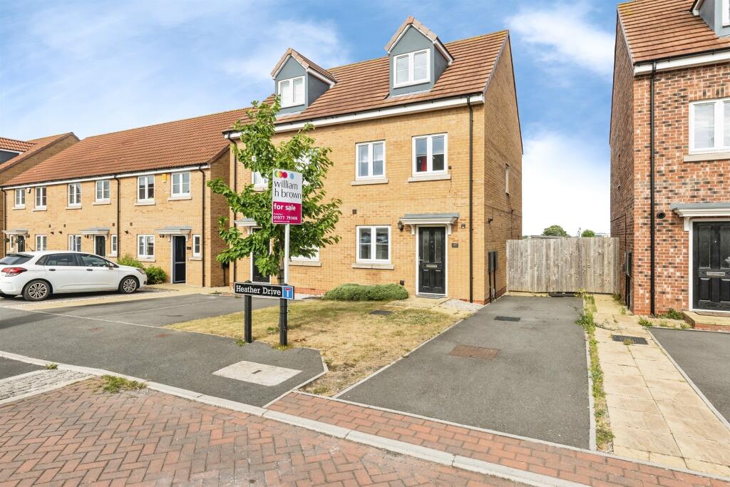 3-bed semi-detached on Heather Drive, Pontefract, £230,000