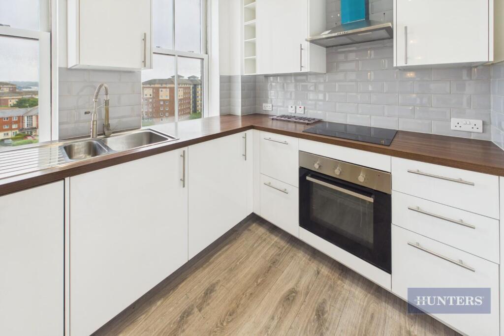 Apartment in Southampton - View 3