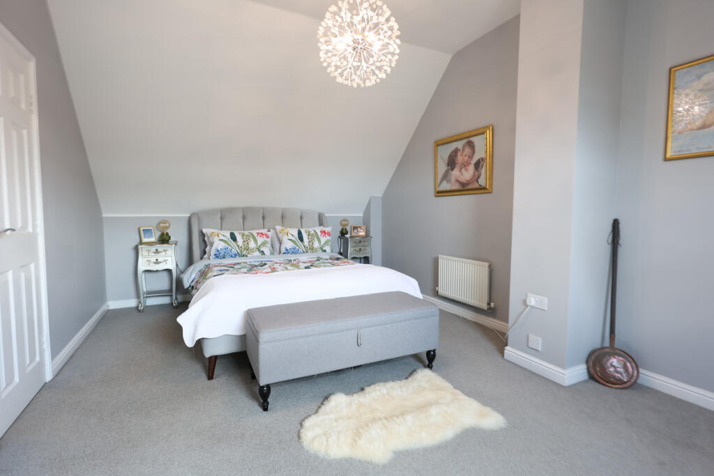 House in Hemel Hempstead - More