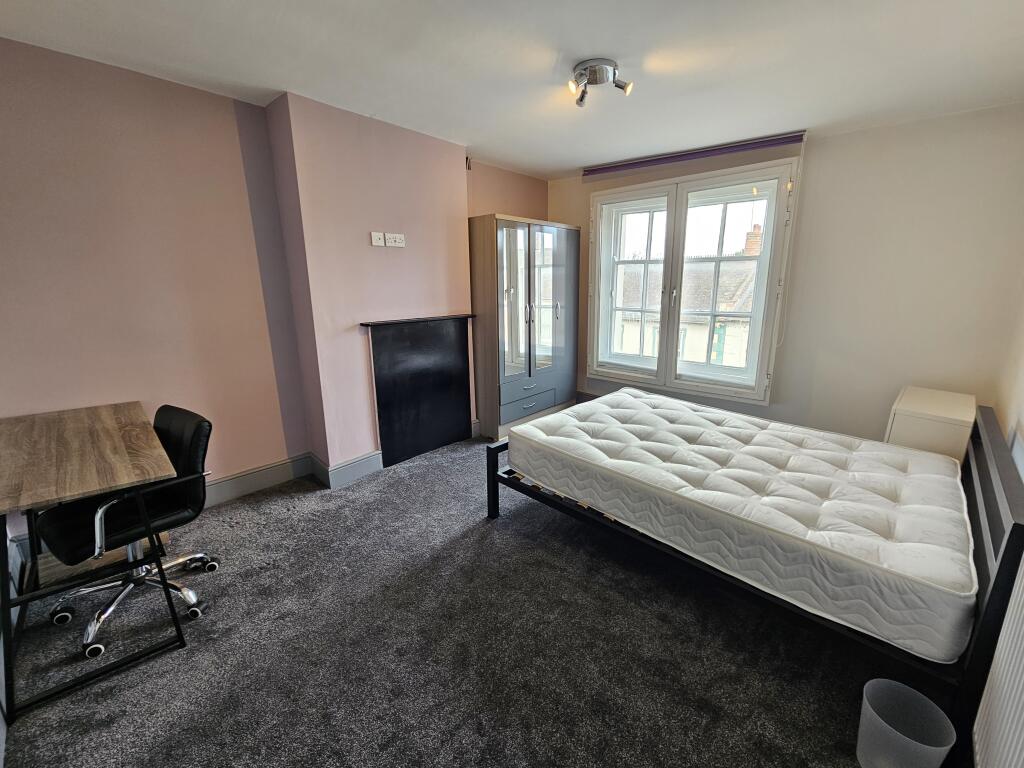 Apartment in Warwick, Royal Leamington Spa - More