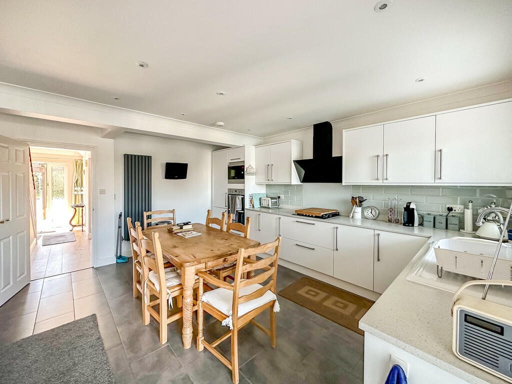 Endeavour Way, Hythe, Southampton photo 4