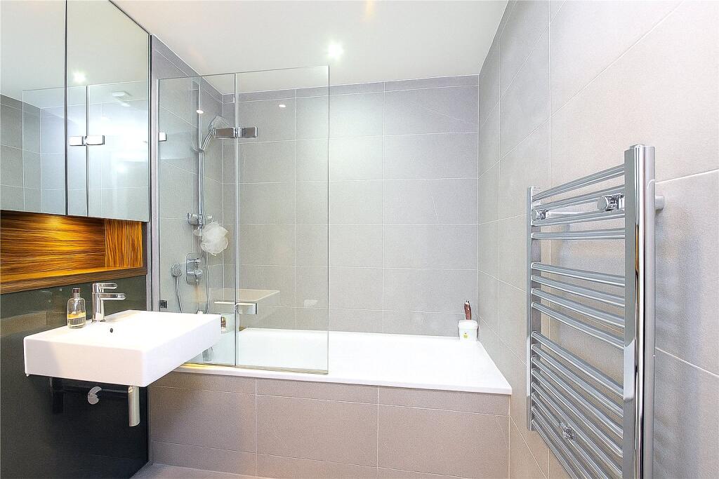 Apartment in London, Highbury - View 6