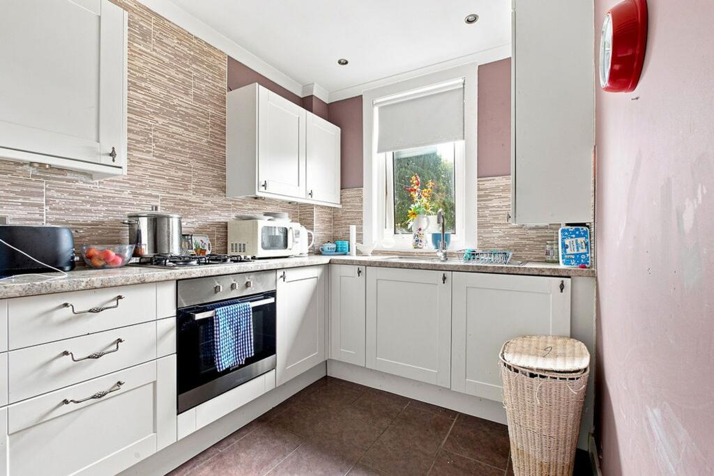 Apartment in Paisley - View 3
