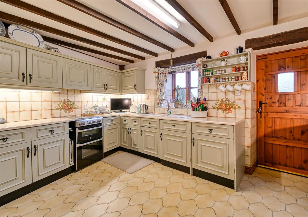 Crofters Cottage, 7 St. Johns Court, Ditton Priors, Bridgnorth photo 2