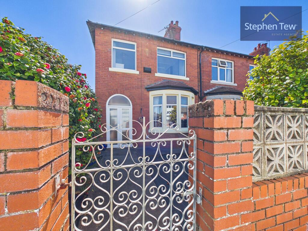 3-bed terraced on Cudworth Road, Lytham St. Annes, FY8, £200,000