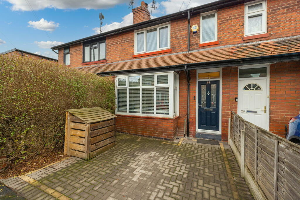 3-bed terraced on Cranford Avenue, Sale, M33 2AU, £425,000