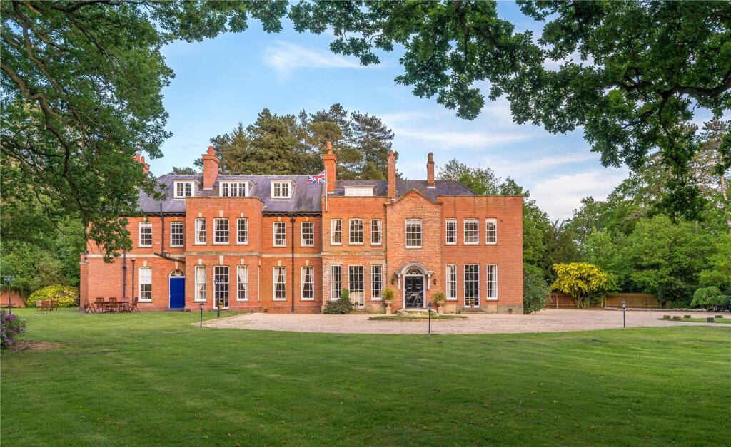 Main image of property: Woodhall Spa Manor, Manor Estate, Woodhall Spa, Lincolnshire, LN10