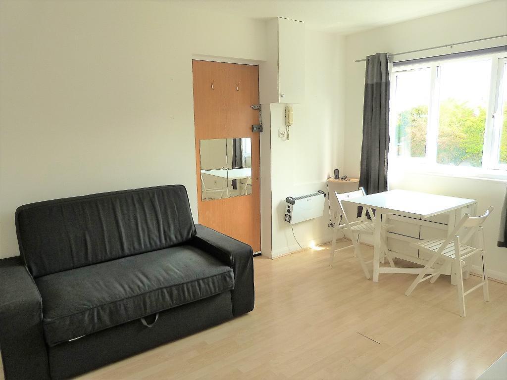 Apartment in London - View 5