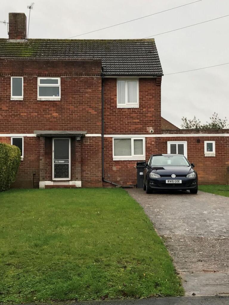 27 Kingsway, CV31 3LW